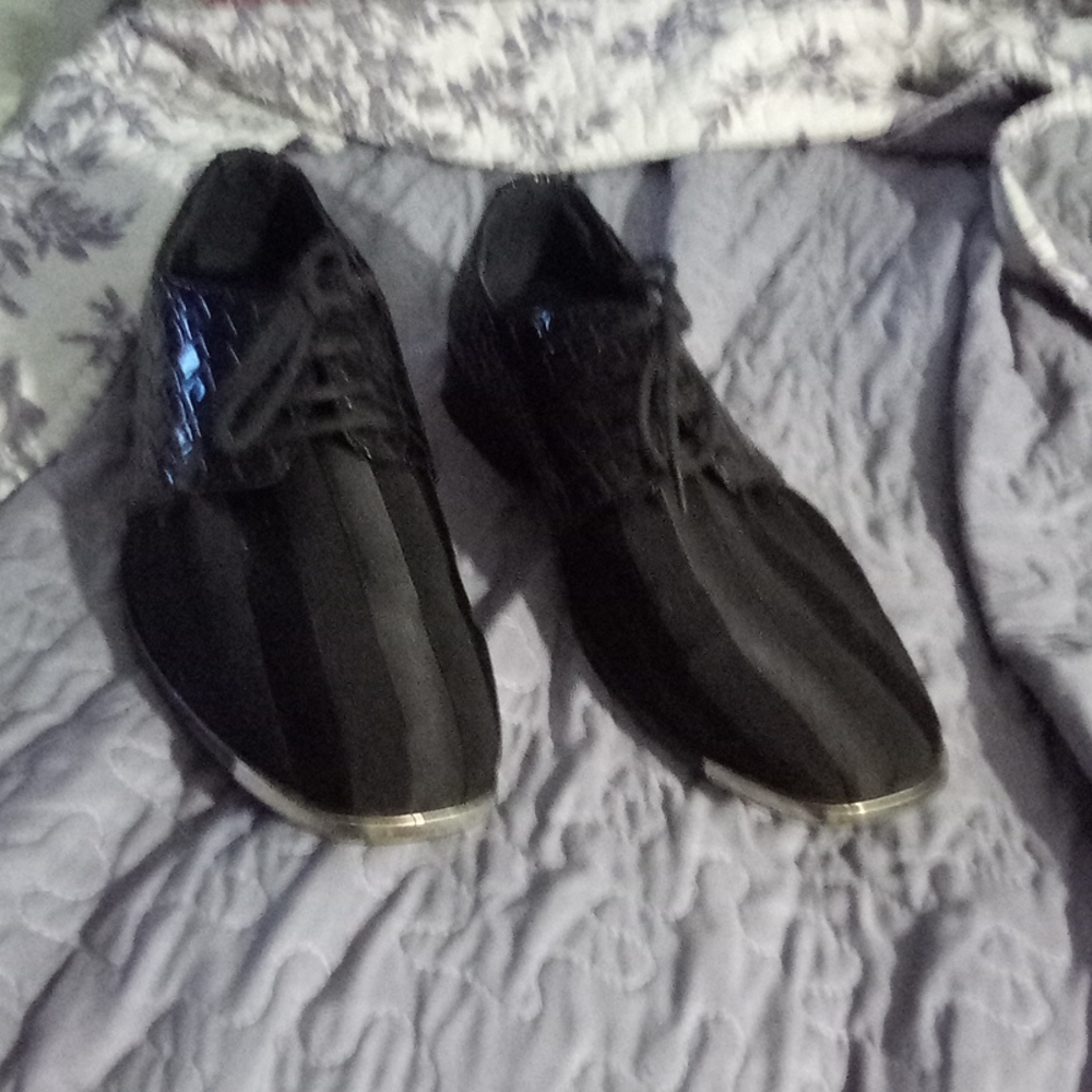 Dress shoes